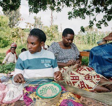 5 Reasons to Choose a Handmade Rwandan Laundry Basket Over a Zara One